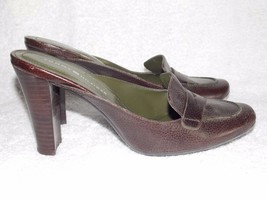Tommy Hilfiger Pebble Leather SLIP ON Heels Brown/Green 8.5M Used - $29.99