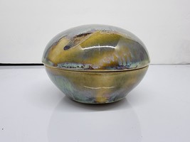 Handmade Homestead   Pottery Bowland lid  Signed By Artist -Donna - $22.06 CAD