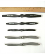 Three (3) Master Airscrew Propellers and Two (2) APC Model Airplane Prop... - $455.99 MXN