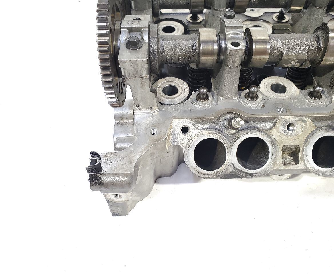 2016 2019 Nissan Titan XD OEM Cylinder Head With Cams And Exhaust Manifold  Item image 5