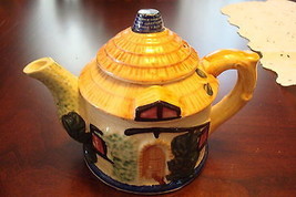 Cottage Teapot and Covered Sugar, made in Japan [81B] - £27.69 GBP