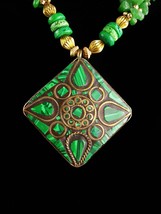 Malachite tribal necklace / Vintage Irish Gift / green necklace / estate jewelry - £98.32 GBP
