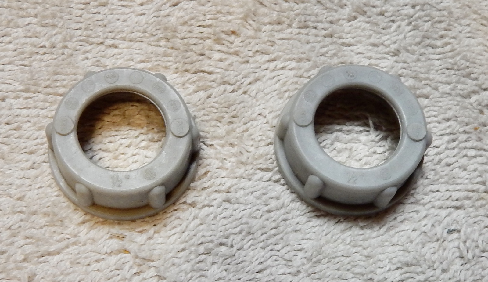 1/2&quot; Conduit Bushings 2ea Insulating Thermoplastic Pipe Threaded Plastic... - $2.49