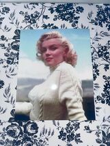 ICONIC LEGENDARY SEXY ACTRESS WHITE SWEATER MARILYN MONROE PUBLICITY PHO... - $12.49 CAD