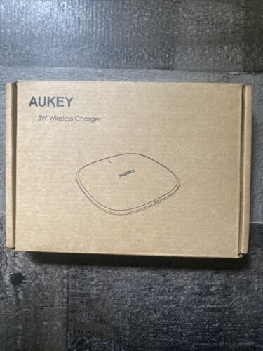 AUKEY Wireless Charger 10W Qi Fast Charging Base Pad - £11.00 GBP