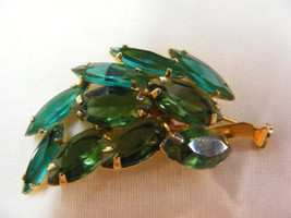 Vintage Emerald Green Rhinestone Tree Pin Glass Navette Open Back - $657.14 MXN