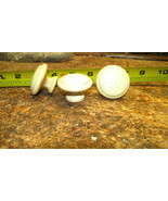 TWENTY-FIVE (25) PIECES FACTORY NEW ASH FINISHED WOOD CABINET KNOBS / PU... - $27.09 CAD