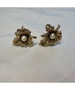Vintage Coro Gold Tone Leaf Earrings Faux Pearl Rhinestone Clip On Signed - $275.30 MXN