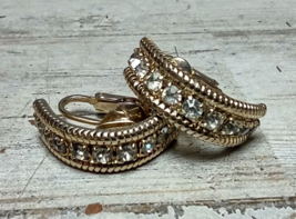 Vintage Signed Kramer Goldtone Rhinestone Half Hoop Chain Style Clip On Earrings - £12.80 GBP