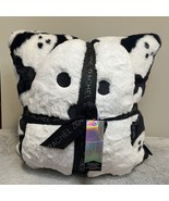  Rachel Zoe Set of 3 Halloween decorative pillows - $1,179.72 MXN