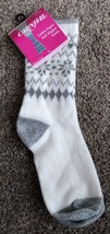 Carnival Ladies Super Soft Slipper Socks White w/ Gray Snowflake Design - £2.35 GBP