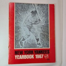 Mickey Mantle Jim Bouton Signed 1967 New York Yankee Yearbook Autographs - £254.97 GBP