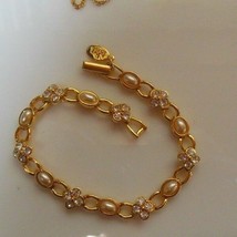 Signed Joan Rivers Faux Pearl and Crystal Chain Bracelet 7.5&quot; long - £35.62 GBP