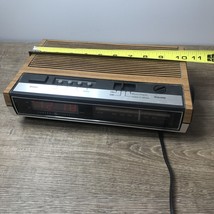 Vtg General electric Alarm Clock Radio Model 7–4830a Radio &amp; Alarm Works - £10.38 GBP