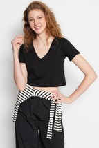 Black 100% Cotton Crop V-Neck Knitted T-Shirt TWOSS22TS0551 - $16.00