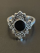 Vintage Black Onyx Stone Silver Plated Woman Ring Size 7 - £10.28 GBP
