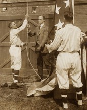 Franklin D. Roosevelt raises the US flag at Washington baseball game Photo Print - £6.58 GBP+