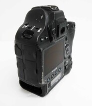 Canon 1DX Mark II 20.2MP Digital SLR Camera Body ONLY image 5
