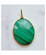 VINTAGE 18K YELLOW GOLD LARGE NATURAL OVAL 38 x 28 mm.  MALACHITE PENDAN... - €578,92 EUR