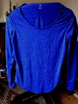 Layer 8 Women Blue Pullover Athletic Long Sleeve Shirt Size Medium EUC - $5.94