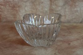 Mikasa Lydia Tulip Thick Ribbed Glass Bowl DH3007 - $11.28 CAD