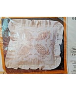 The Creative Circle Kit 0465 Colonial Welcome Embroidery Stitch Pillow 1... - $17.64 CAD