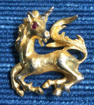 Vintage Gold Tone Unicorn Pendant Adorable Mystical Horse Red Stone Eye 925A - £10.69 GBP