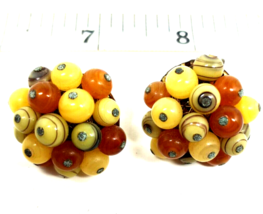 Vintage Gold Color 40&#39;s-50&#39;s era, Multicolor BEAD CLUSTERS Clip on Earrings - £11.11 GBP