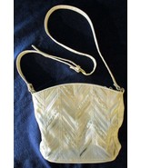 Lino Off White Woven Accent Shoulder Bag  - $376.98 MXN