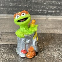 Vtg Oscar the Grouch PVC Figure Sesame Street TYCO Slimey Worm Garbage Trash - £13.23 GBP