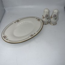 Noritake Ivory China 7261 Cervantes Salt &amp; Pepper Shaker Set w/Small Platter - £35.66 GBP