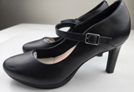 Clarks Women&#39;s Ambyr Shine Pump,  10 M - $59.40