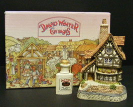 THAMESIDE a David Winter Cottage Guild Cub Membership Piece No. 13 - $95.00