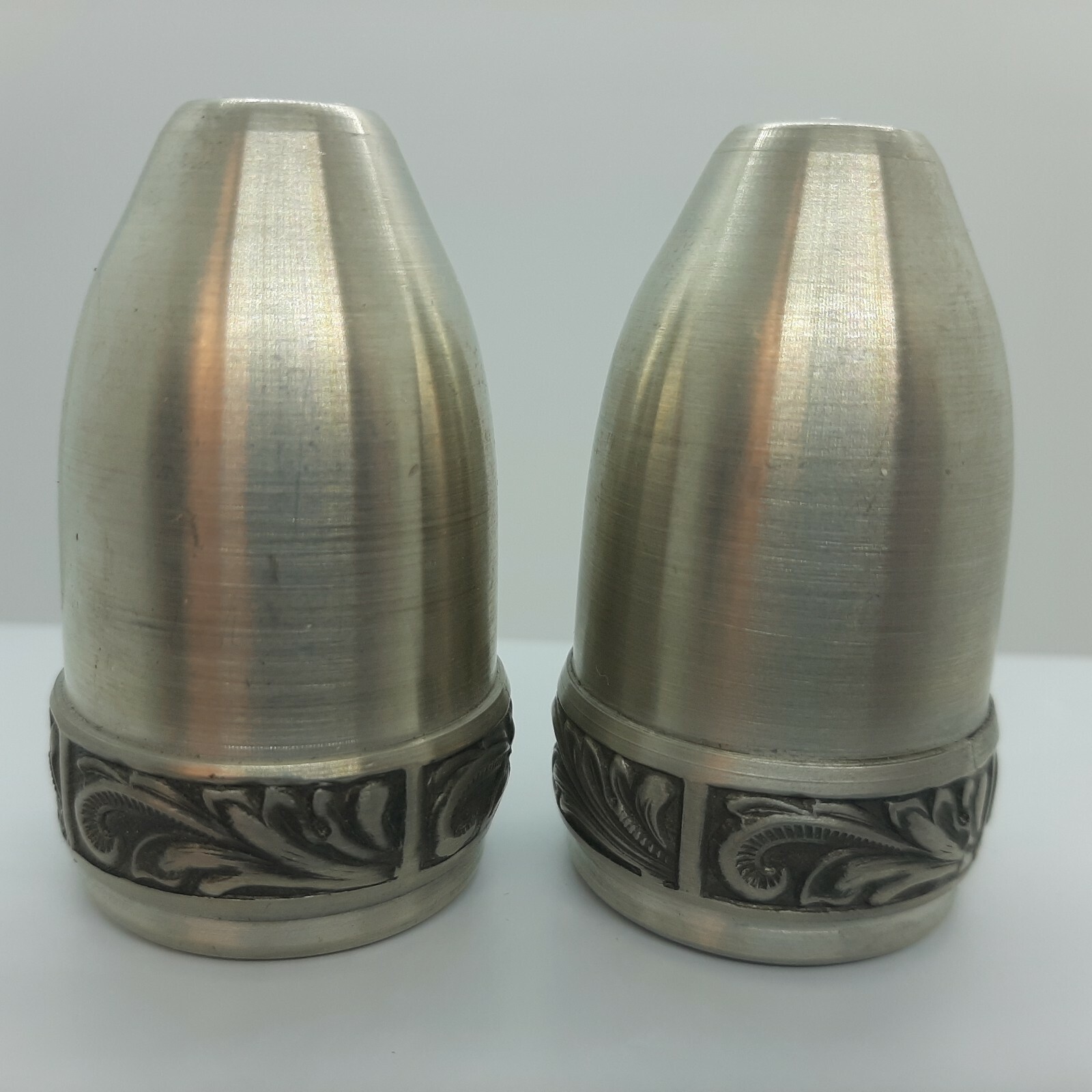 Salt and Pepper set ~ Non-Magnetic Metal Aluminun Color with Paisley design Item image 2