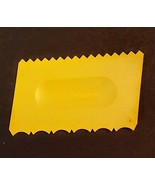 Tupperware Cake Decorator VTG Yellow 1558 Serrated Icing Gadget Kitchen ... - £7.48 GBP