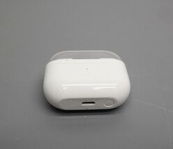 Samsung Galaxy Buds3 Pro SM-R630 Charging Case ONLY EP-QR630 - White image 5