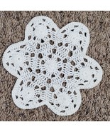 Vintage Hand Crochet Beige Doily Flower Pattern 6.5 Inch Scallop Edge - €7,81 EUR
