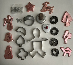 Vintage Lot Of 20 Metal Cookie Cutters - 9 Tin Soldered, 2 Wood Handle, 8 Copper - £27.33 GBP
