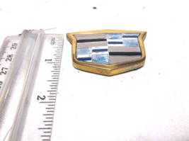 00-01-02-03-04-05 CADILLAC DEVILLE TRUNK/LID EMBLEM image 4