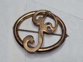 LETTER P Initial Vintage Goldtone Brooch Monogram Style Cursive Tarnished - $9.94