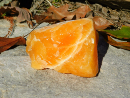 Orange Calcite 517g Energy Chakra Healing Stone for Altar Display Collection - £20.77 GBP