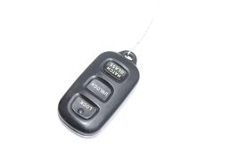 03-08 TOYOTA MATRIX KEY FOB Q3432 image 5