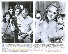 Polly Holliday Celeste Holm 8x10 ORIGINAL Photo #B0458 - $7.83