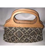 New York and Co Tribal pattern woven straw purse with Wooden Handles NWT - $376.33 MXN