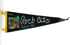 Vintage Rock City Gardens Lookout Mountain Felt Pennant 26&quot; - $220.51 MXN
