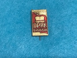 Vintage Korea Propaganda Badge Pin (DPRK) - $372.63 MXN