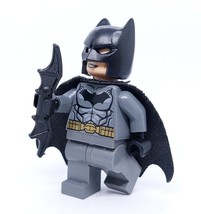 Lego ® DC Justice League sh151 Batman Minifigure Figure Dark Bluish Gray Suit  - £4.90 GBP