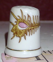 Spiney Conch Seashell decorated Porcelain Thimble Vintage - $4.90