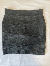 Iz Byer Women&#39;s Black/Silver Mini Skirt Size M - e356 - $80.34 MXN