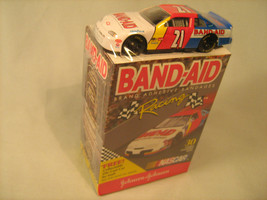 1:64 Scale Car #21 MICHAEL WALTRIP 1998 NASCAR BAND-AID [Y24] - £21.96 GBP